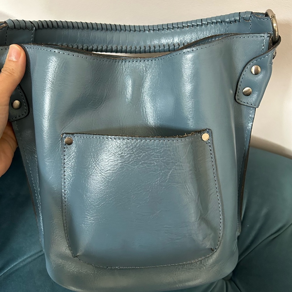 Patricia Nash blue Lavelle bucket bag - Picture 4 of 10